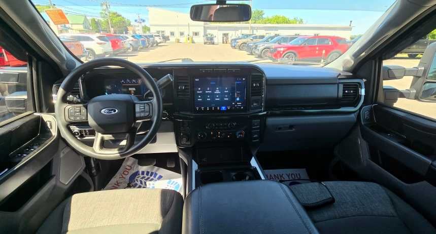 2023 Ford Super Duty F-350 SRW Pickup XLT