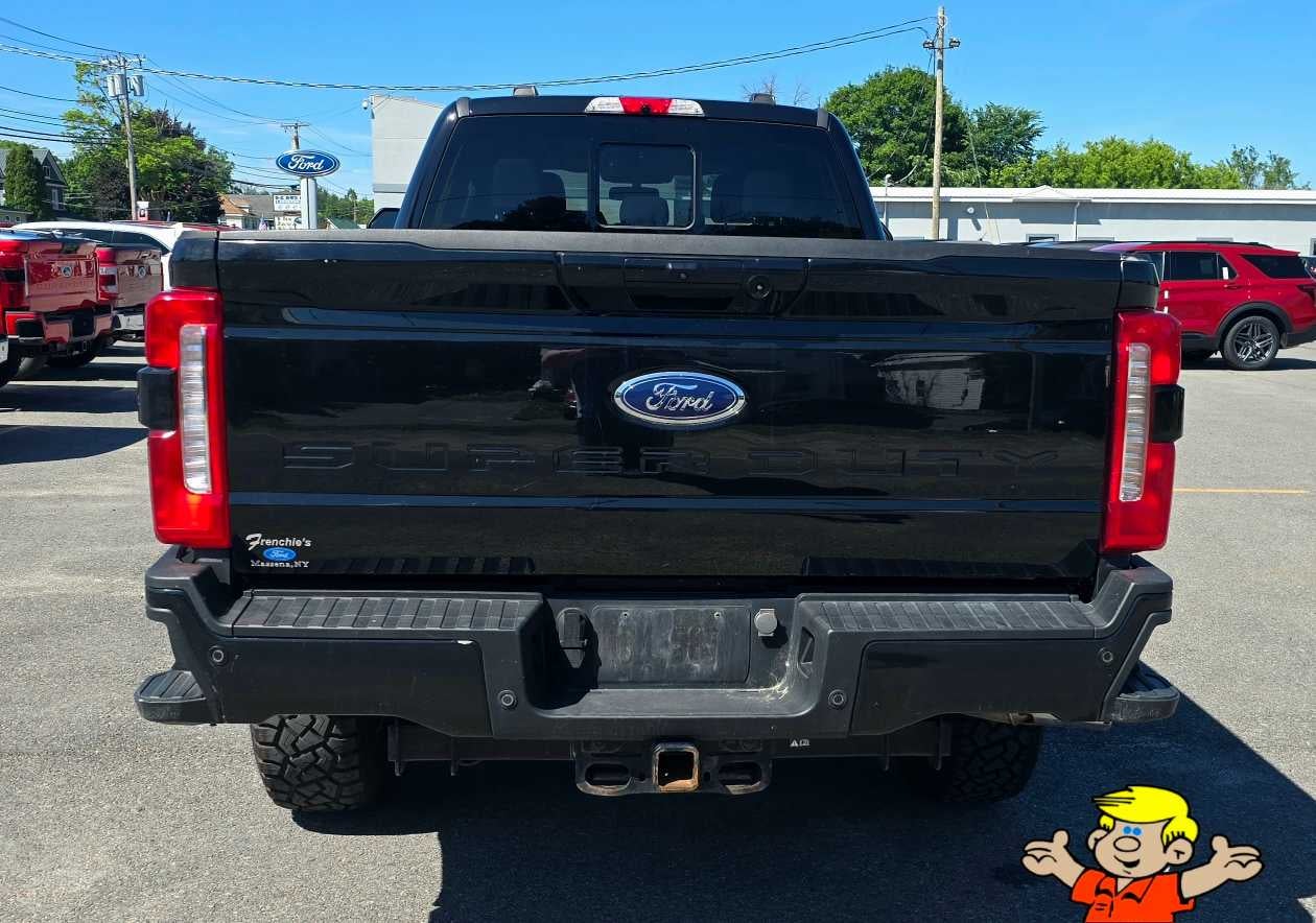 2023 Ford Super Duty F-350 SRW Pickup XLT